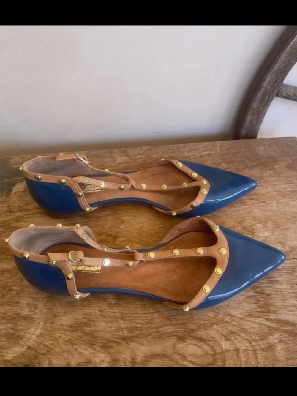 HALOGEN “Olsen” Blue Tan Gold Studded T-Strap Leather Pointed Toe Flats Sz 9.5 - Picture 8 of 11
